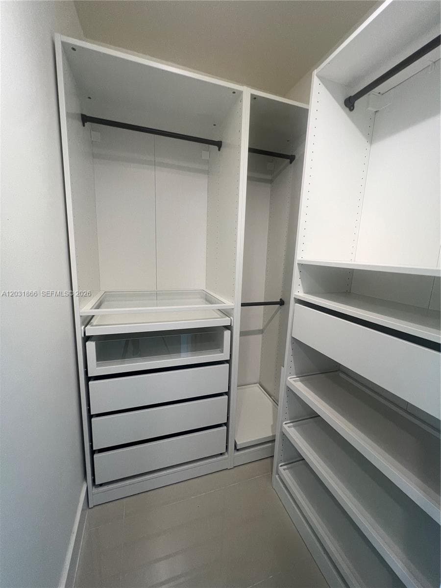 1717 N Bayshore Dr # 3337, Miami FL 33132 — 11