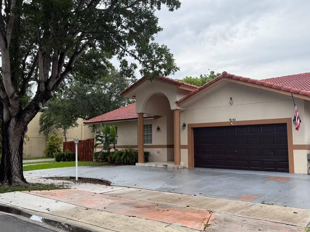 9141 NW 152nd Street, Miami Lakes FL 33018 — 1
