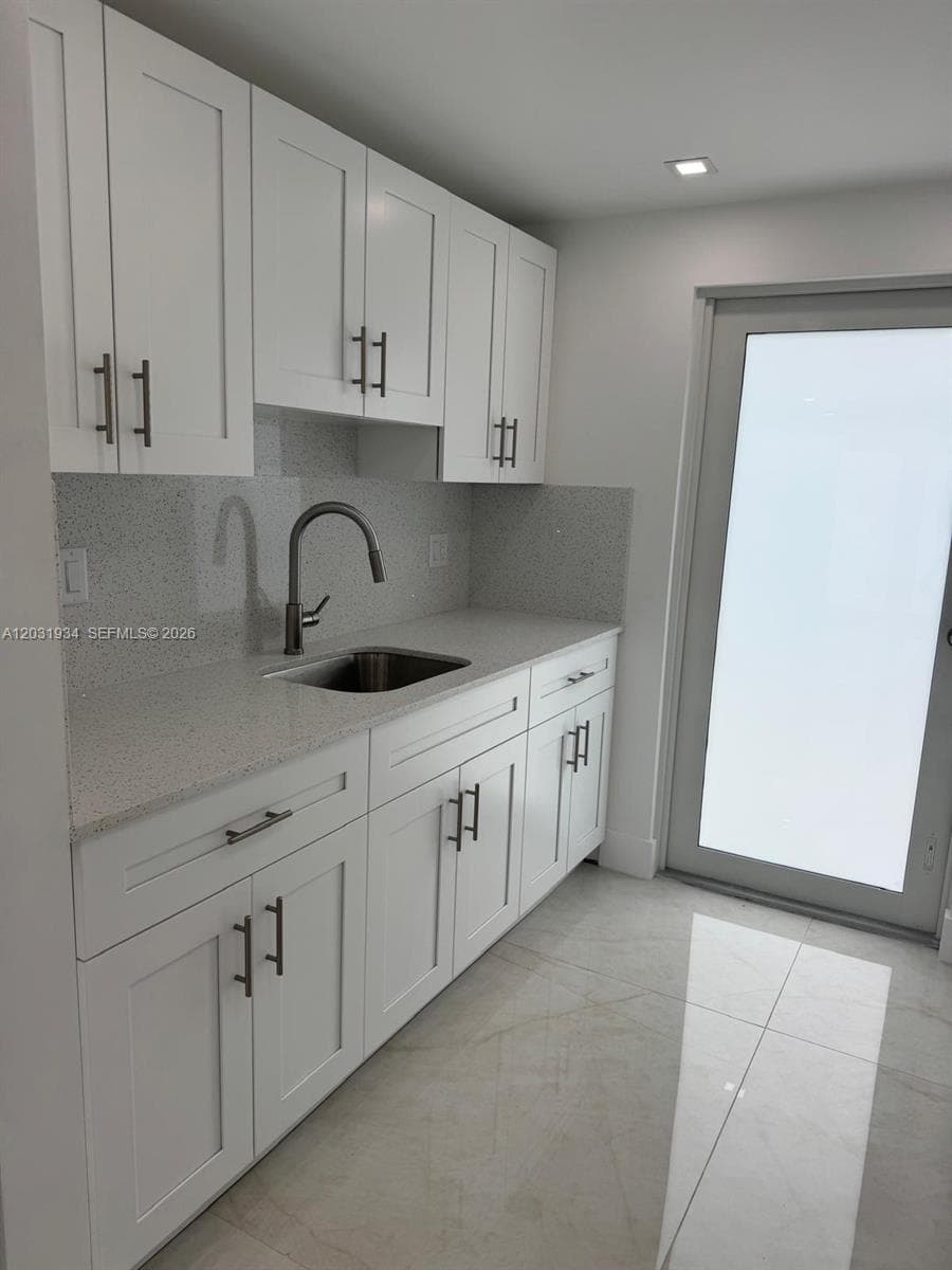 15615 NE 5th Ct # A, Miami FL 33162 — 8