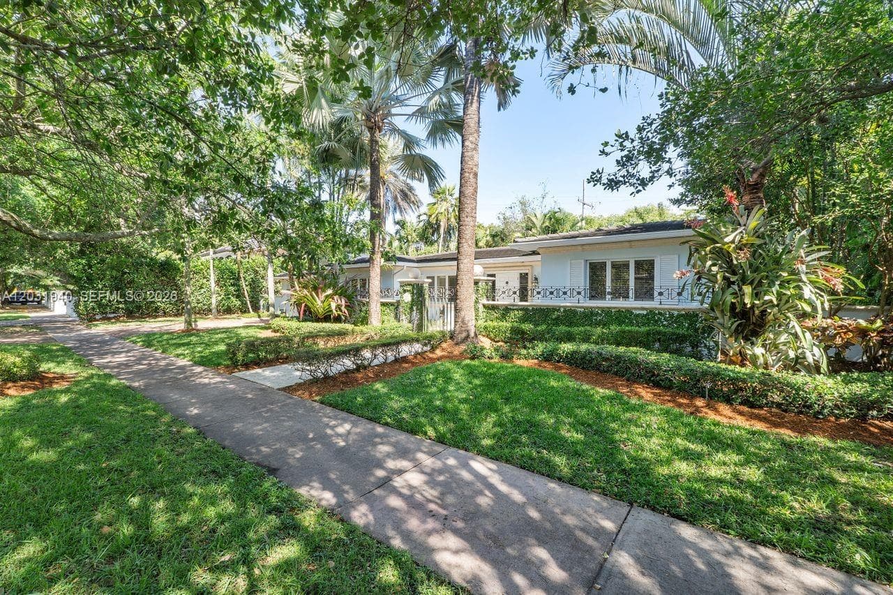 1037 Alfonso Ave, Coral Gables FL 33146 — 13
