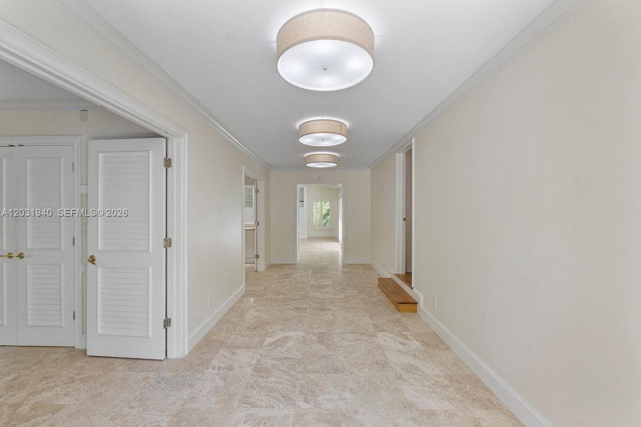 1037 Alfonso Ave, Coral Gables FL 33146 — 17