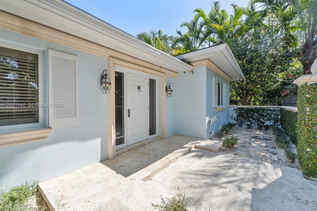 1037 Alfonso Ave, Coral Gables FL 33146 — 16