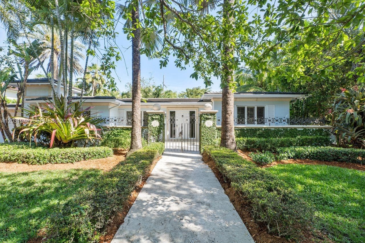 1037 Alfonso Ave, Coral Gables FL 33146 — 1