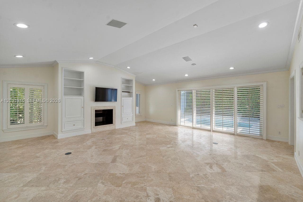 1037 Alfonso Ave, Coral Gables FL 33146 — 38