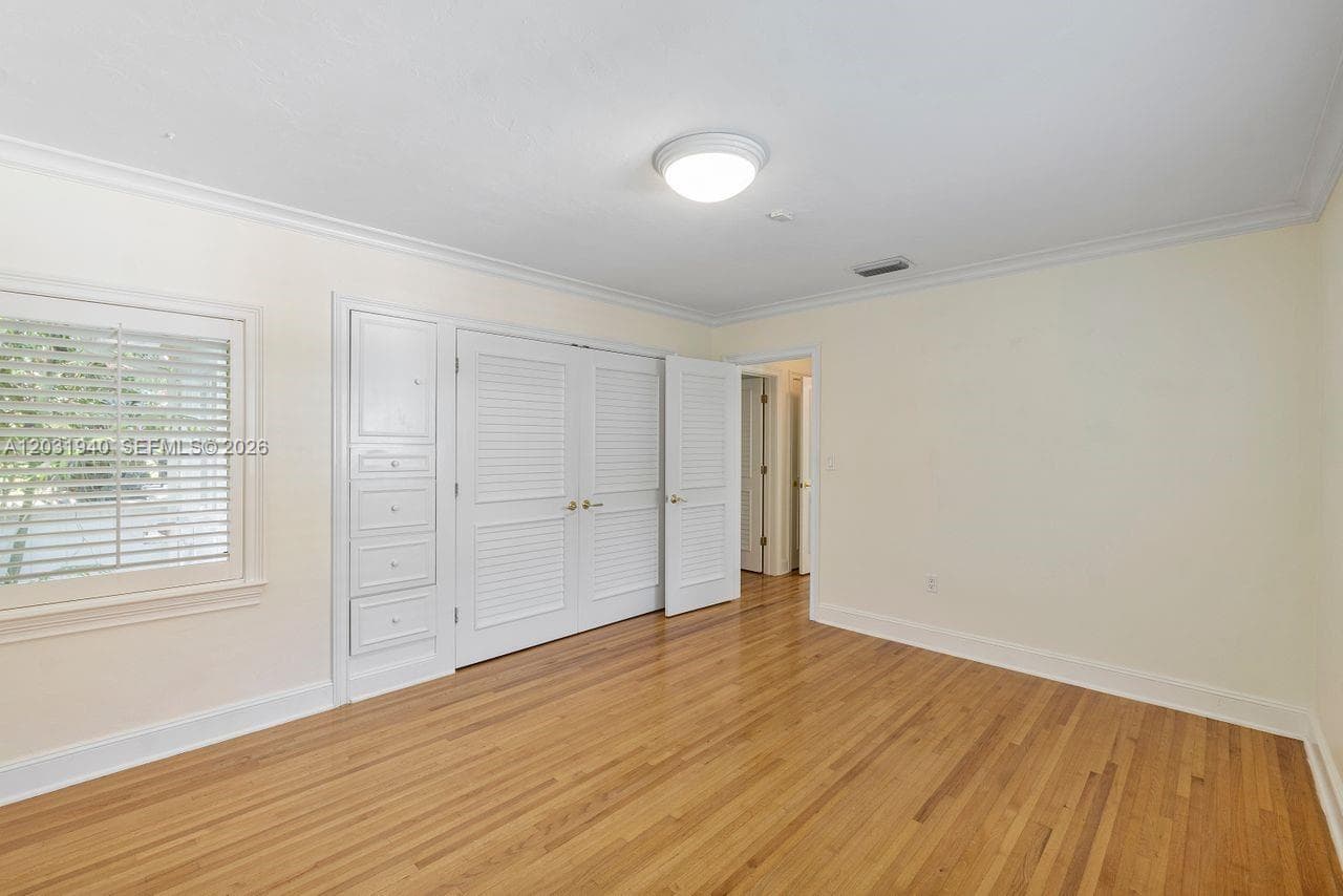 1037 Alfonso Ave, Coral Gables FL 33146 — 33