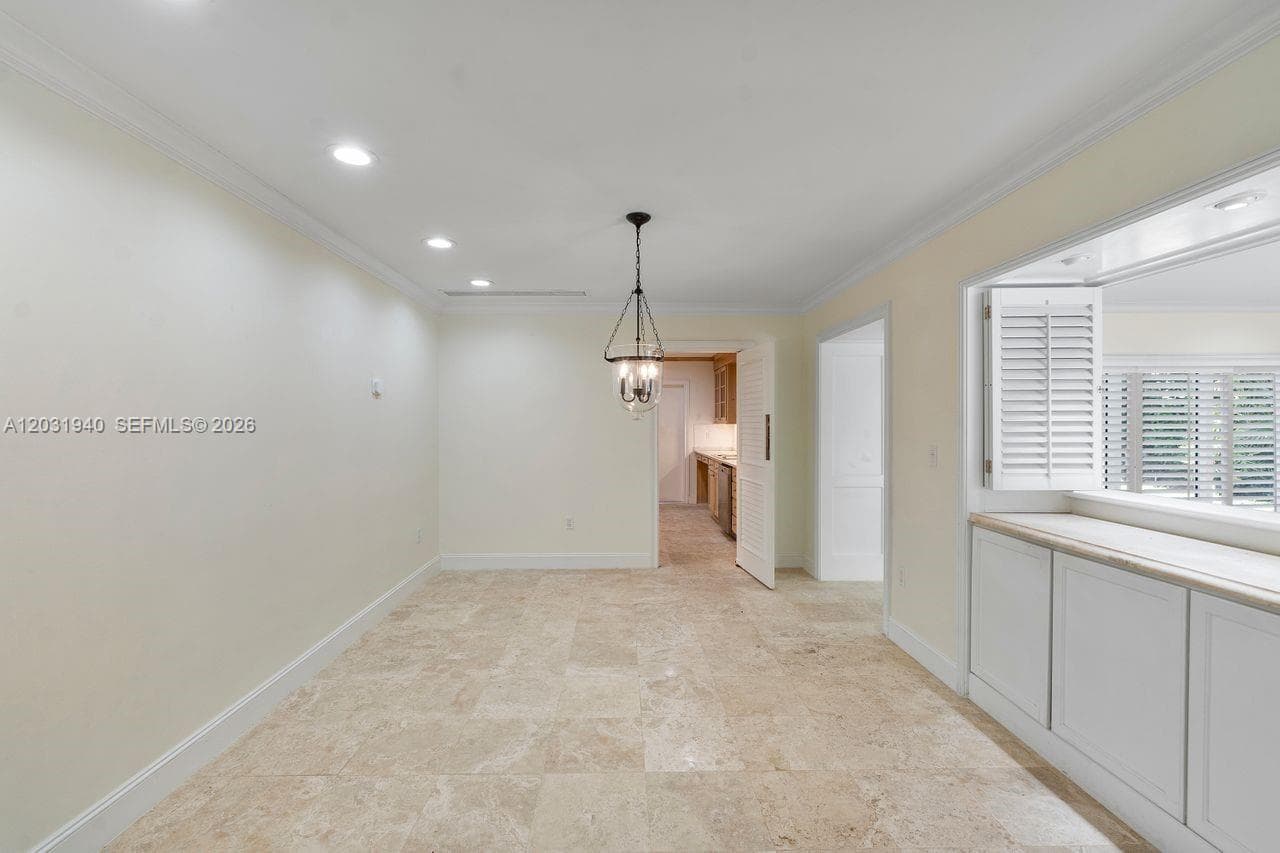 1037 Alfonso Ave, Coral Gables FL 33146 — 41