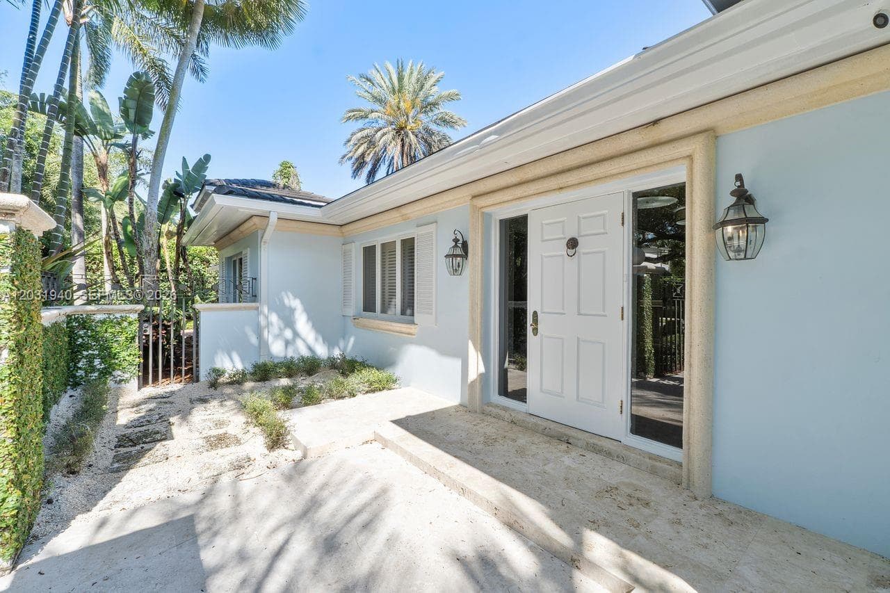 1037 Alfonso Ave, Coral Gables FL 33146 — 15