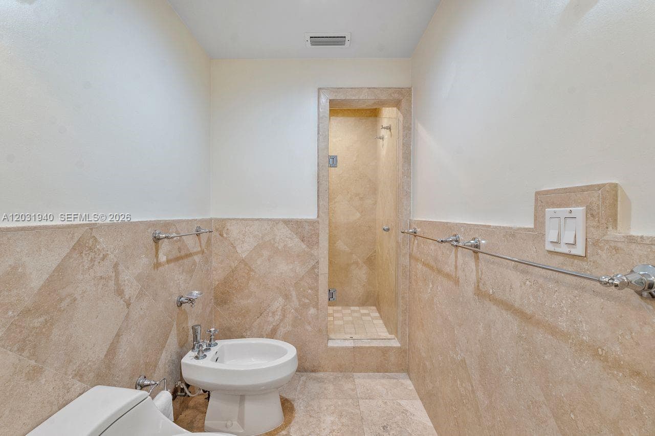 1037 Alfonso Ave, Coral Gables FL 33146 — 25