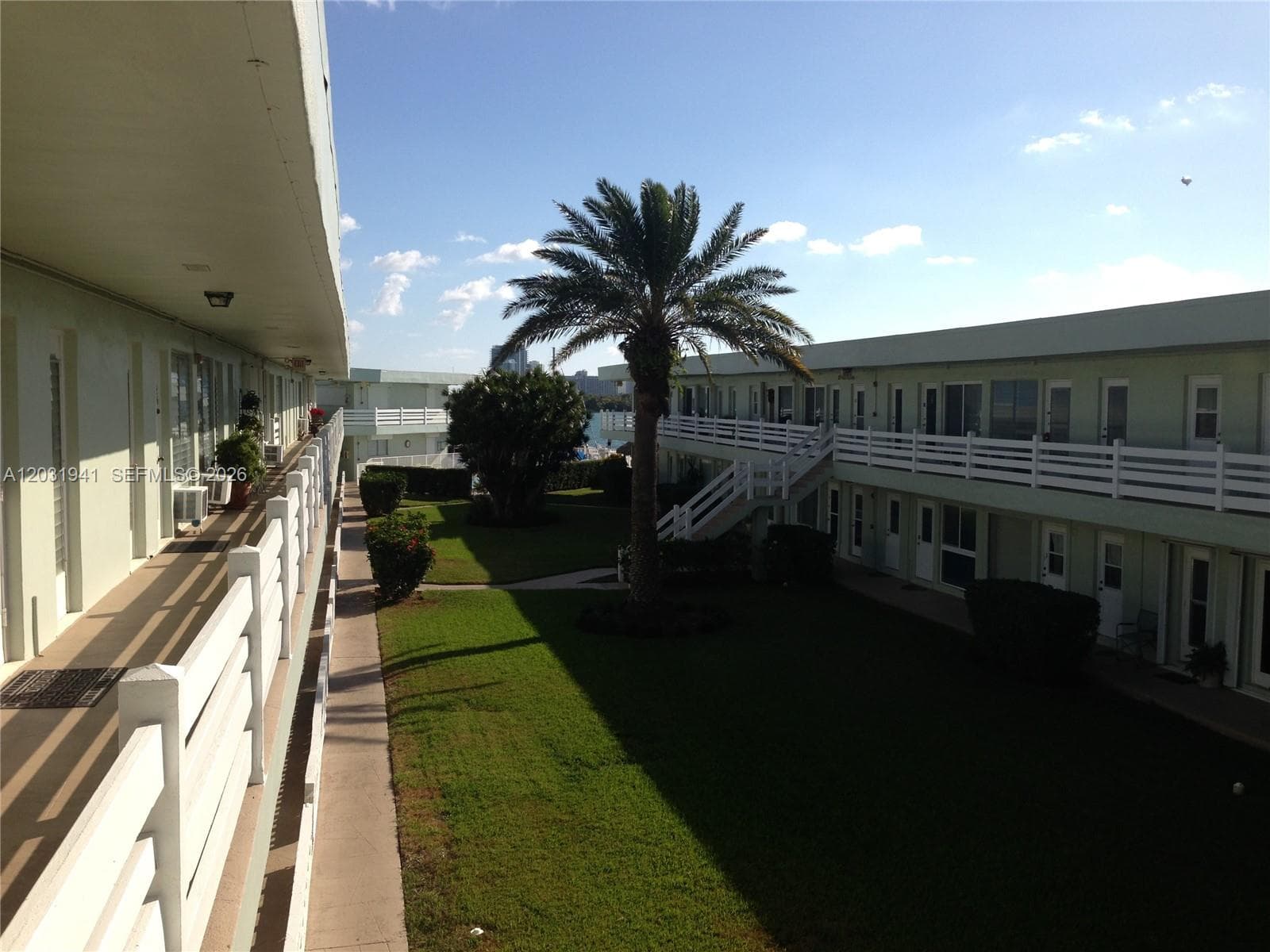 2700 NE 135th St # 30, North Miami FL 33181 — 12