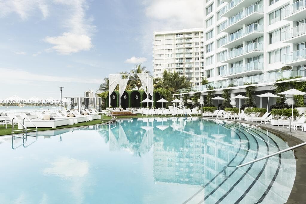1100 West Ave # 418, Miami Beach FL 33139 — 1