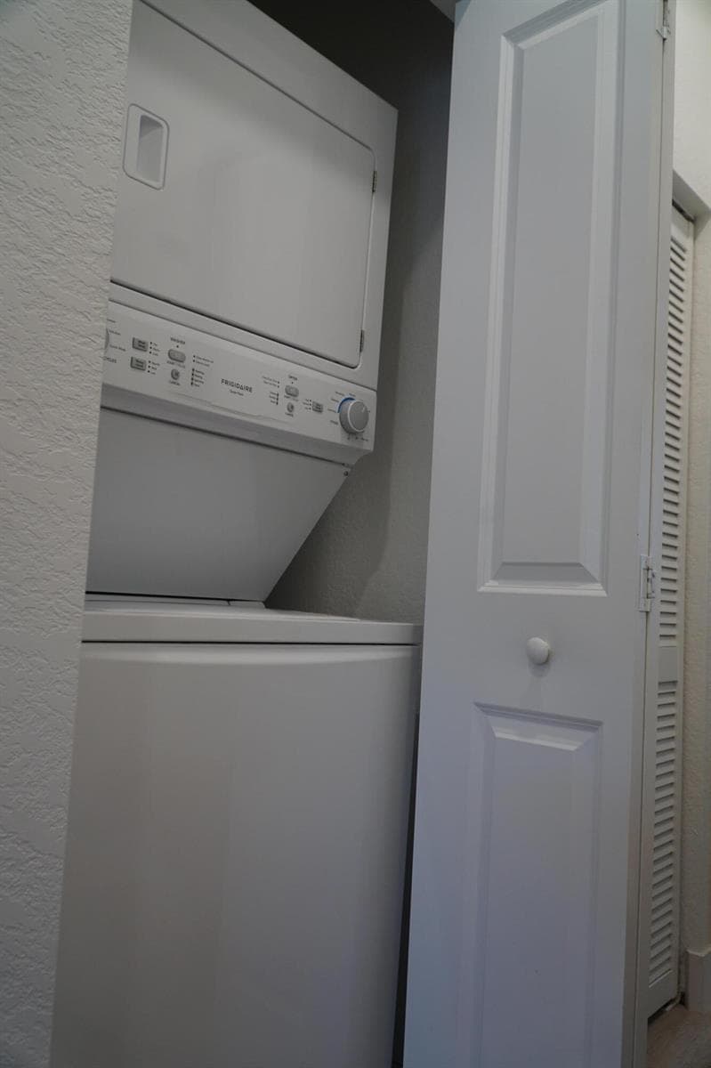 21435 NE 2nd Place, Miami FL 33161 — 13