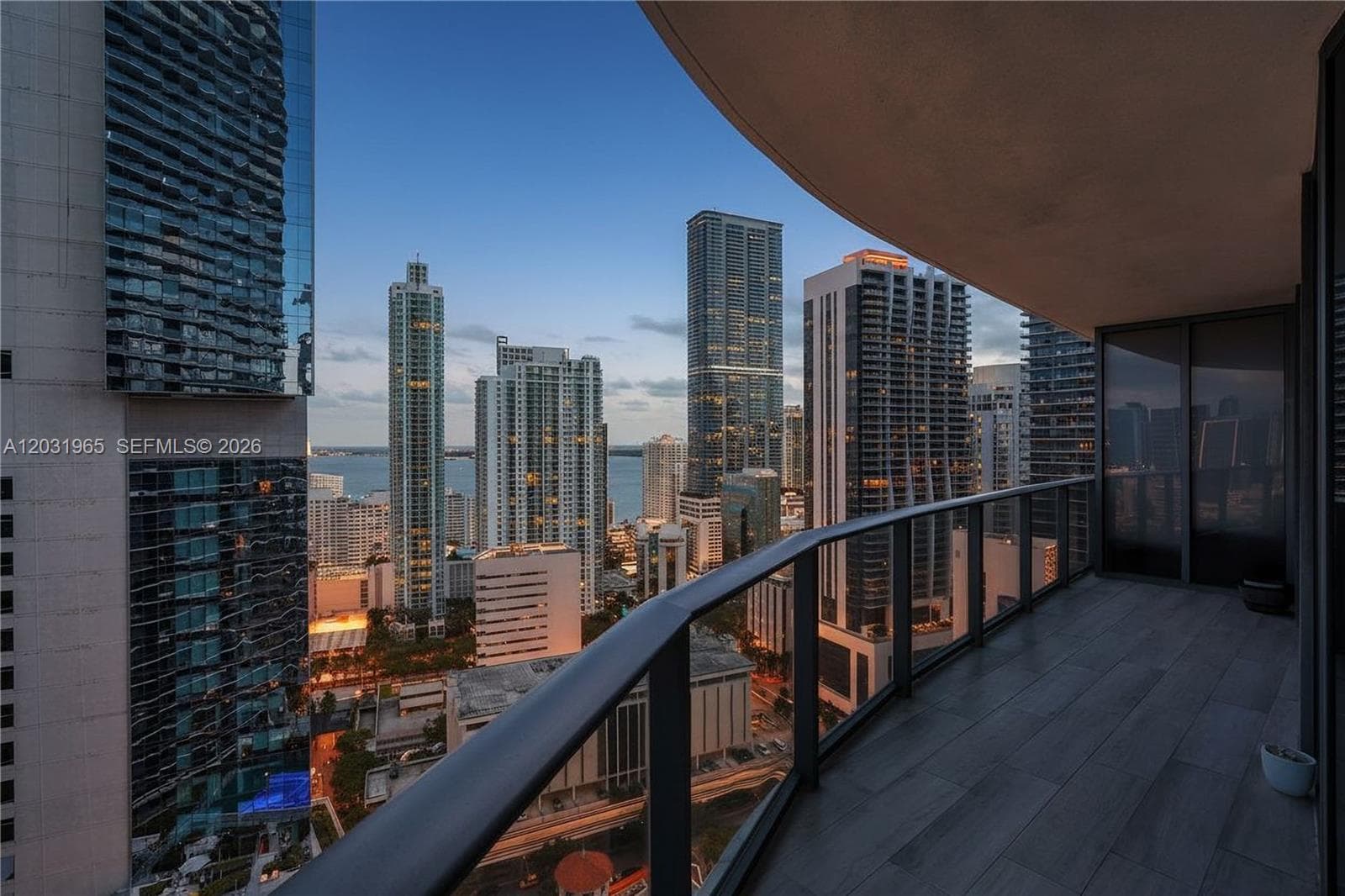 45 SW 9th St # 2901, Miami FL 33130 — 29