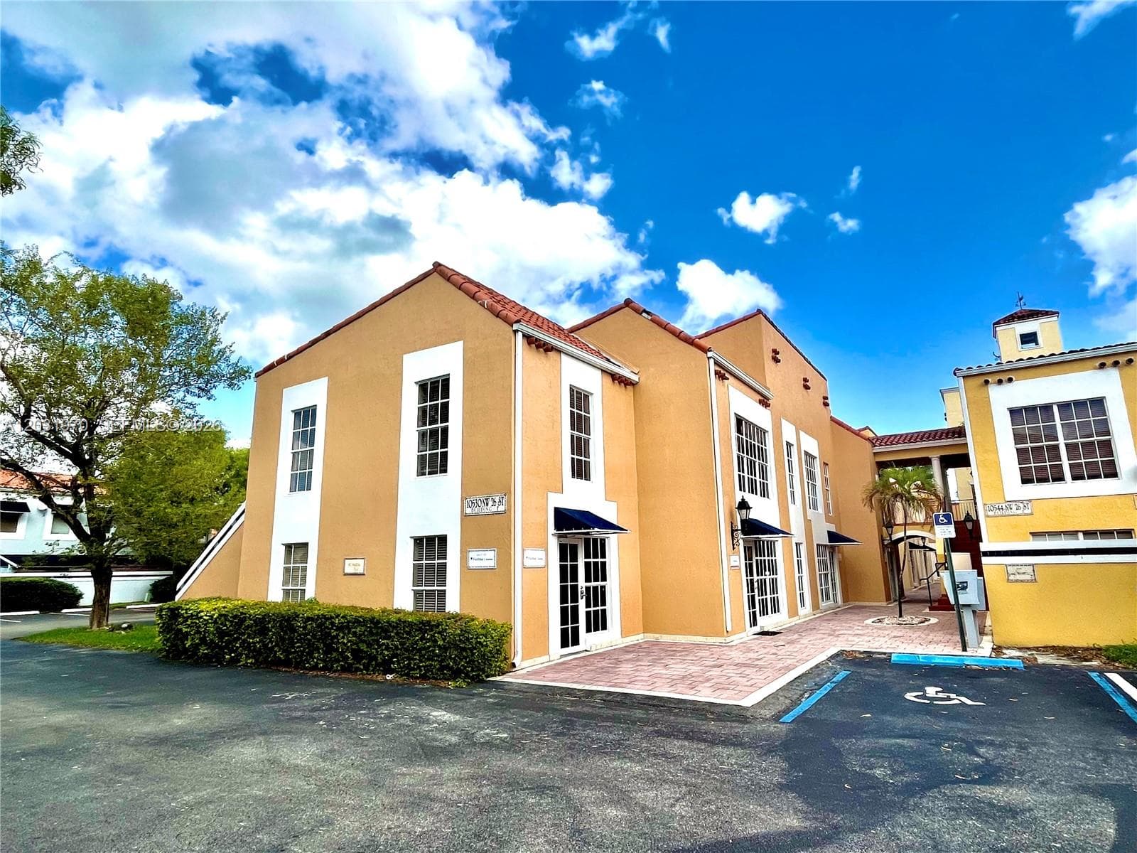 10530 NW 26 ST # F, Doral FL 33172 — 2