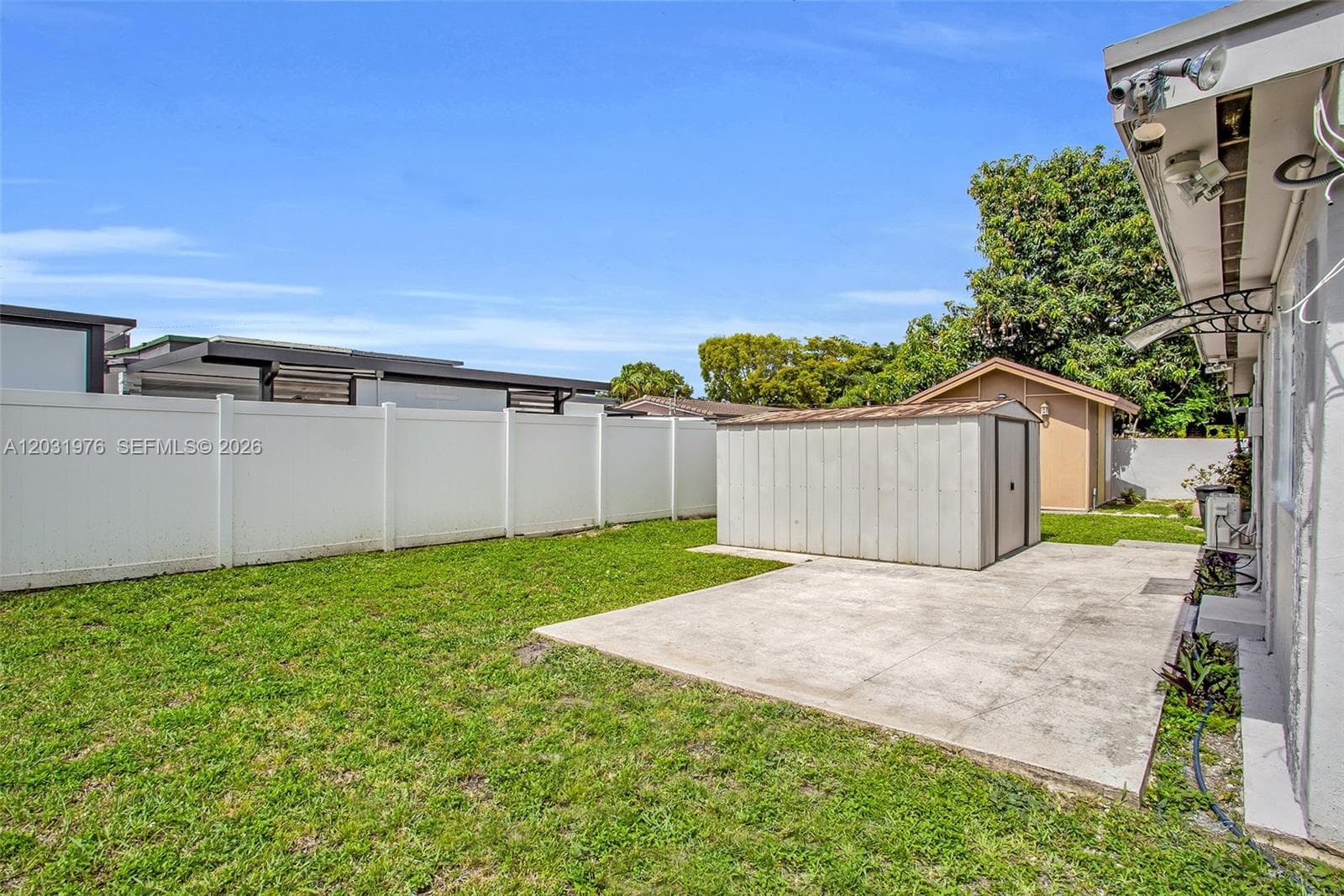 855 W 70th Pl, Hialeah FL 33014 — 38