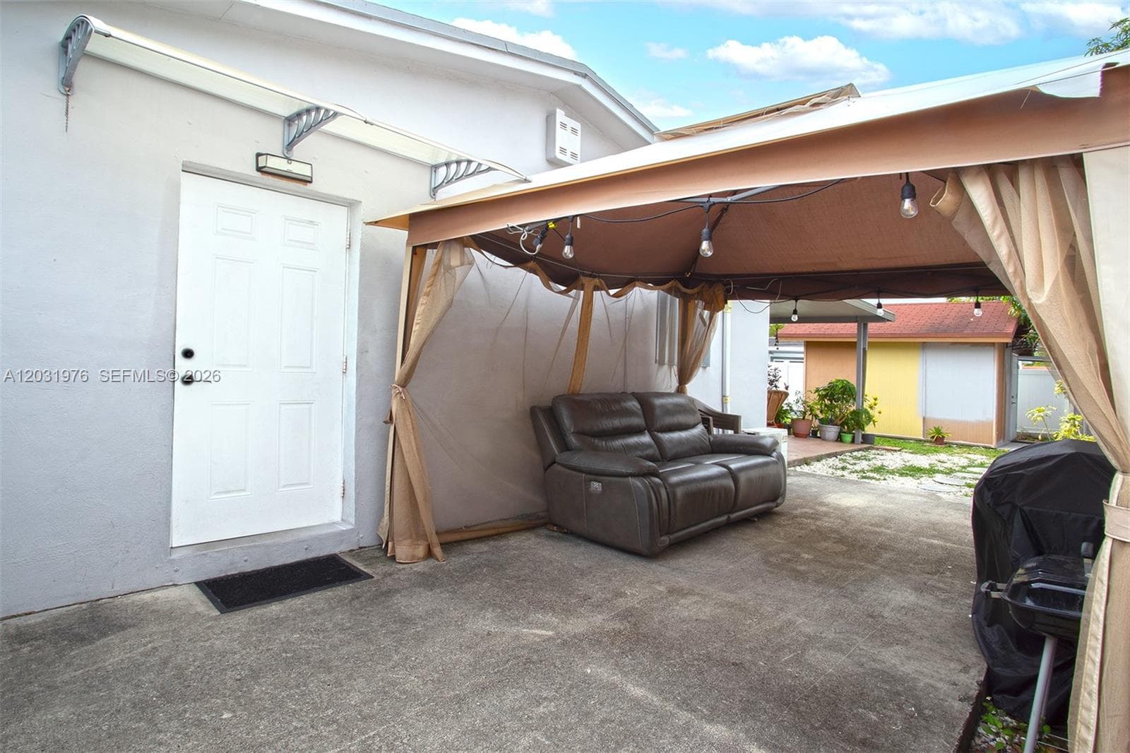 855 W 70th Pl, Hialeah FL 33014 — 33