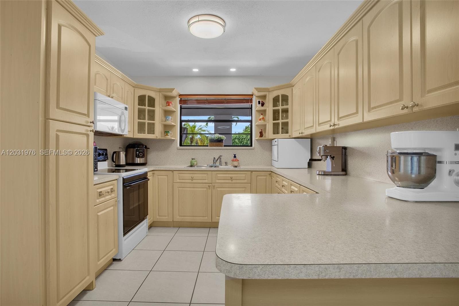 855 W 70th Pl, Hialeah FL 33014 — 14