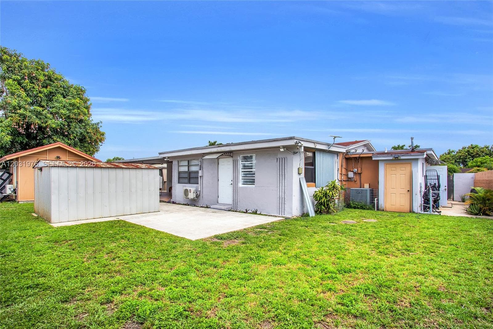 855 W 70th Pl, Hialeah FL 33014 — 41