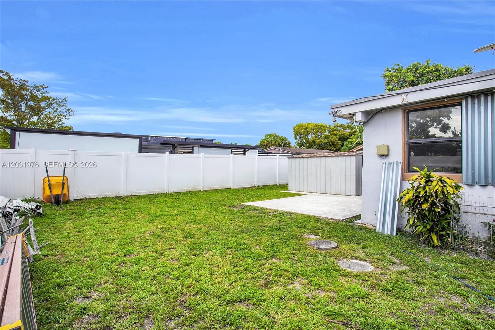 855 W 70th Pl, Hialeah FL 33014 — 37