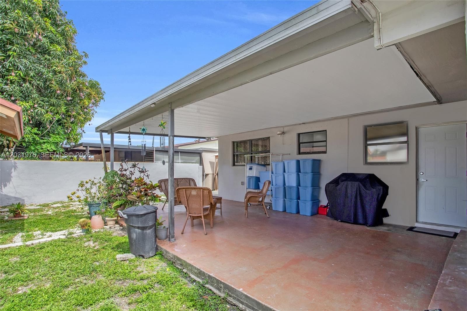 855 W 70th Pl, Hialeah FL 33014 — 35