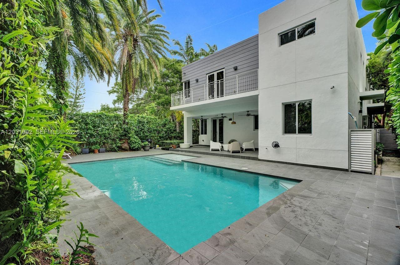6340 SW 80th St, Miami FL 33143 — 3