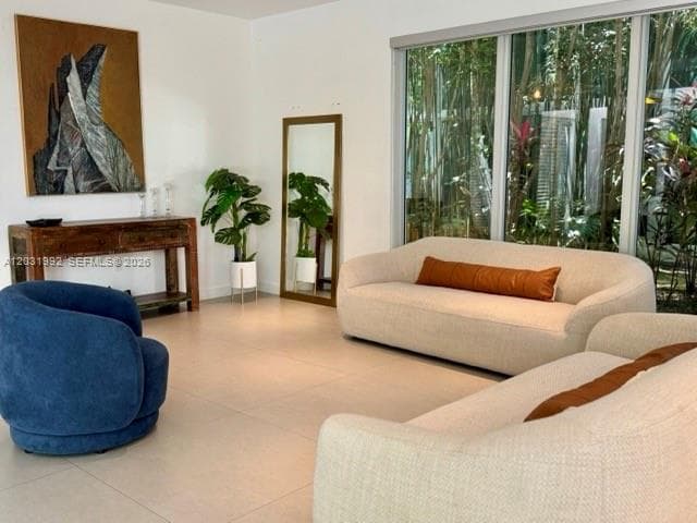 6340 SW 80th St, Miami FL 33143 — 5