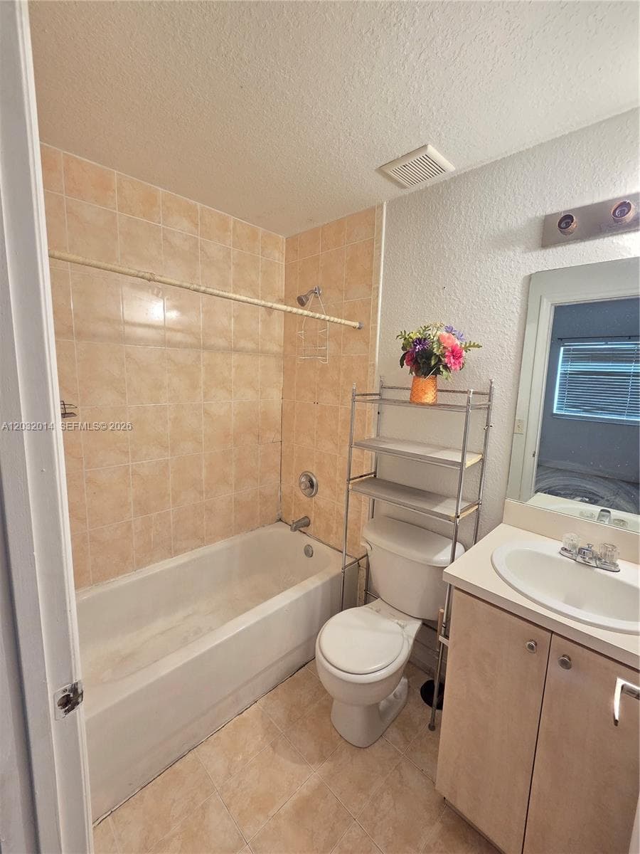7989 NW 8th St # 108D, Miami FL 33126 — 8