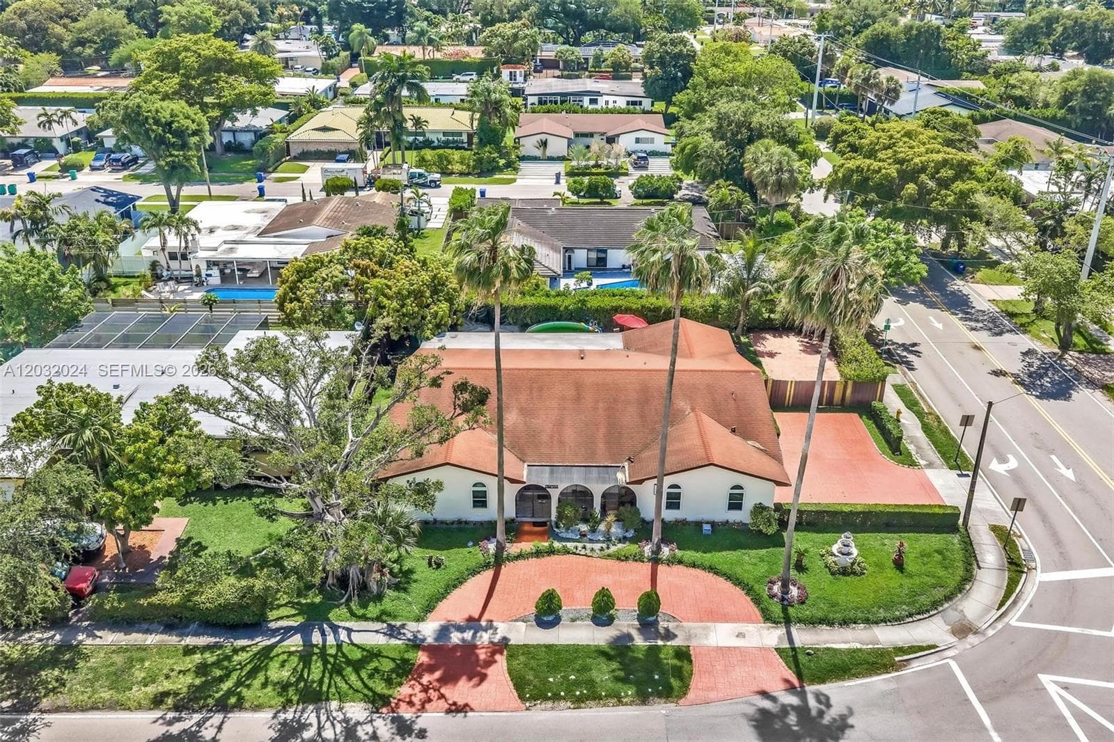 19901 Highland Lakes Blvd, Miami FL 33179 — 2