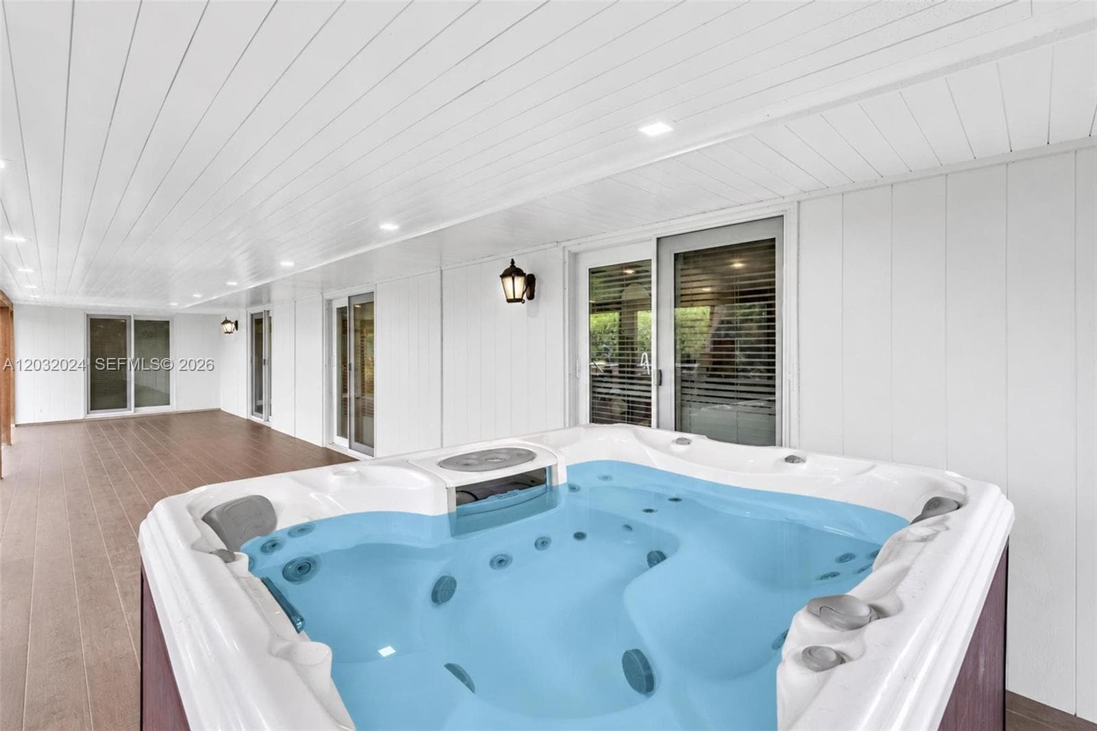 19901 Highland Lakes Blvd, Miami FL 33179 — 17