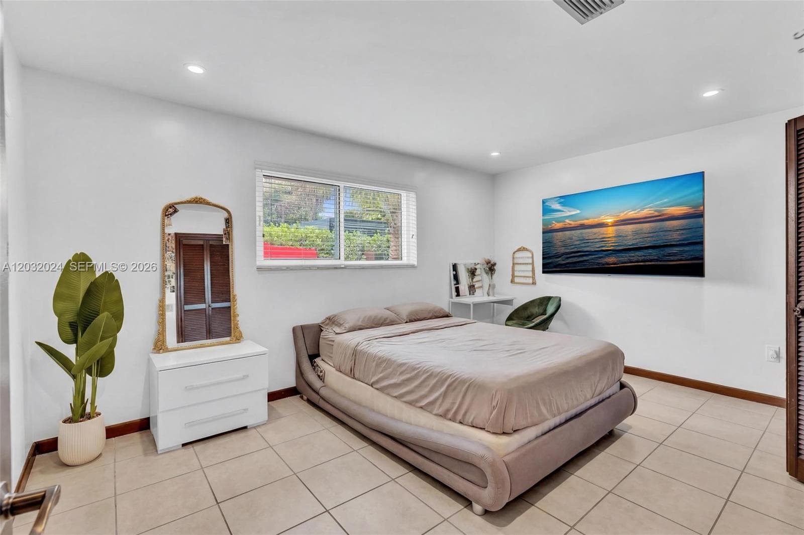 19901 Highland Lakes Blvd, Miami FL 33179 — 20
