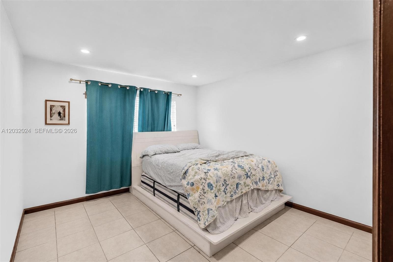 19901 Highland Lakes Blvd, Miami FL 33179 — 18