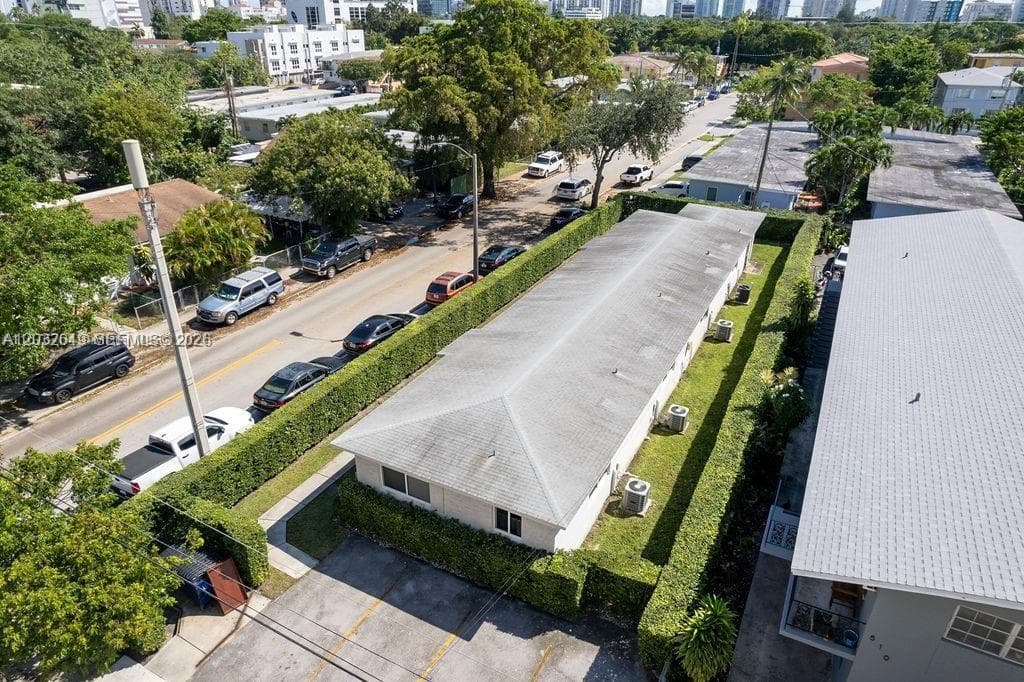 900 SW 5th Ave # 3, Miami FL 33130 — 6