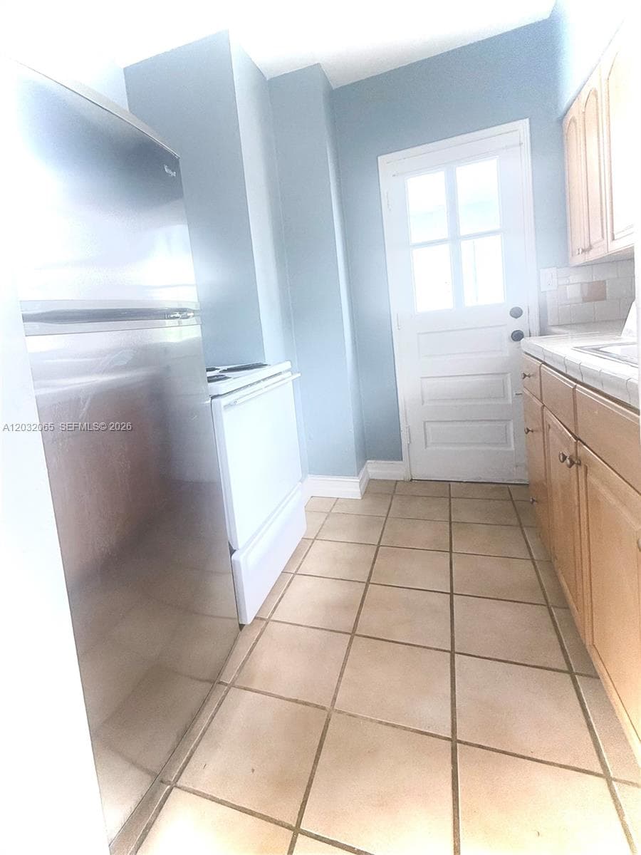 1730 Marseille Dr # 4, Miami Beach FL 33141 — 9