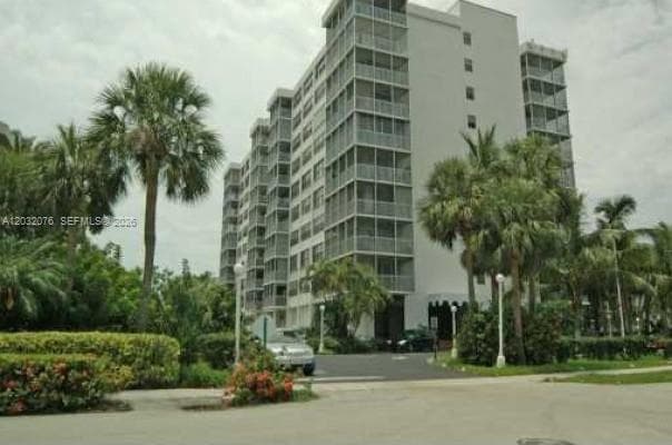150 Ocean Lane Dr # 4B, Key Biscayne FL 33149 — 1