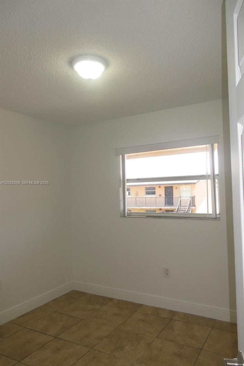 5461 W 24th Ave # 67, Hialeah FL 33016 — 5