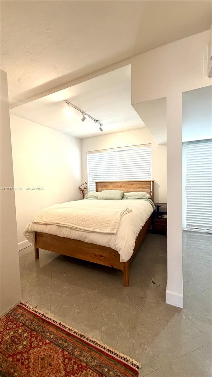 626 Meridian Ave # 5, Miami Beach FL 33139 — 2