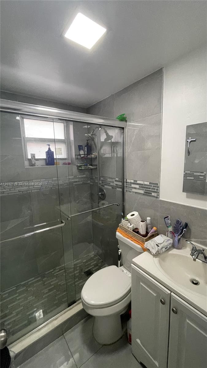 1043 NW 2nd St # 2, Miami FL 33128 — 20