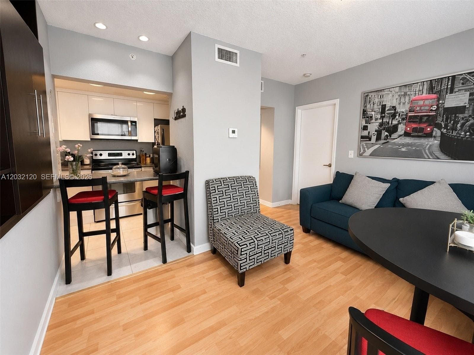 7326 Collins Ave # 203, Miami Beach FL 33141 — 9