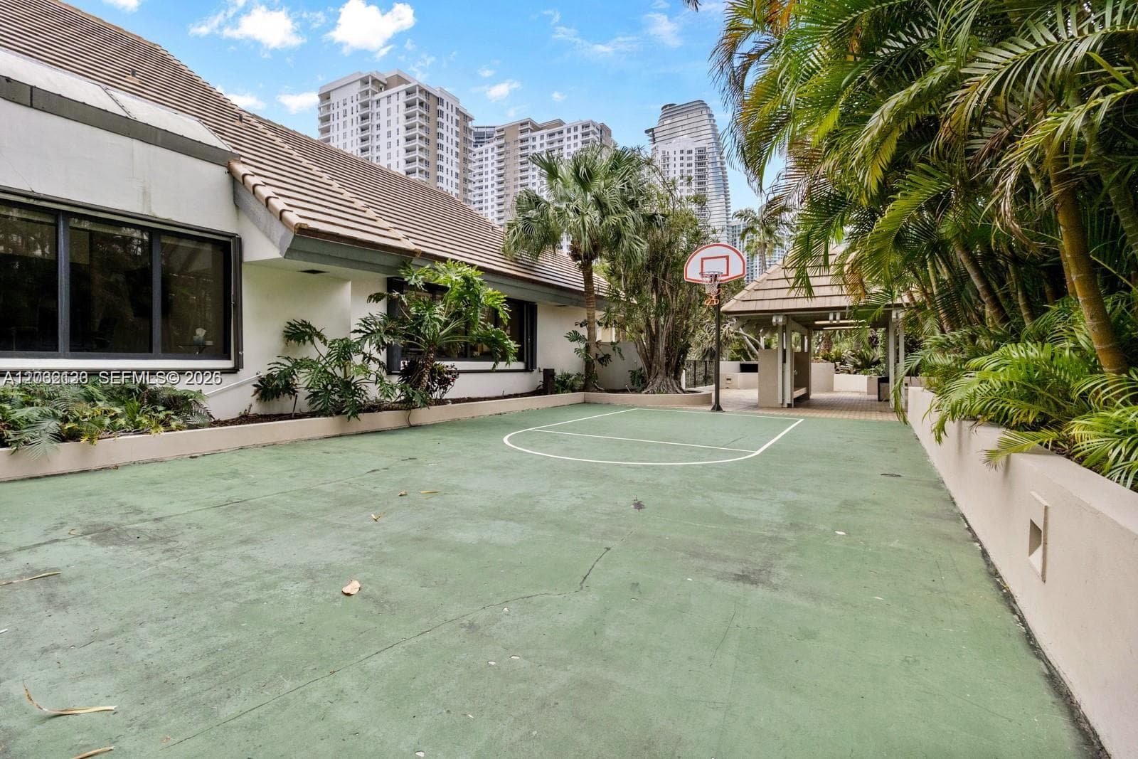 520 Brickell Key Dr # A307, Miami FL 33131 — 34