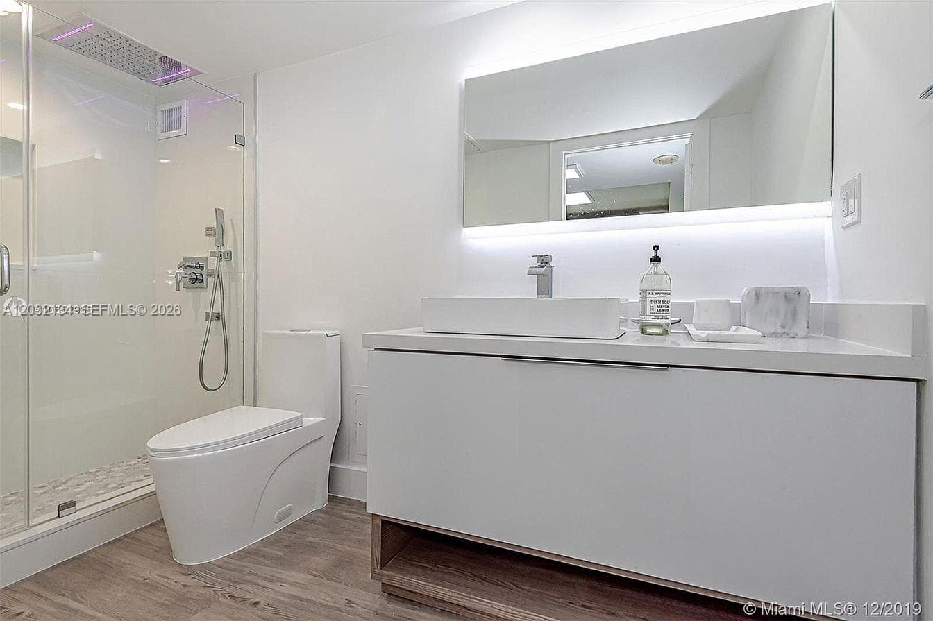 2301 Collins Ave # 843, Miami Beach FL 33139 — 18