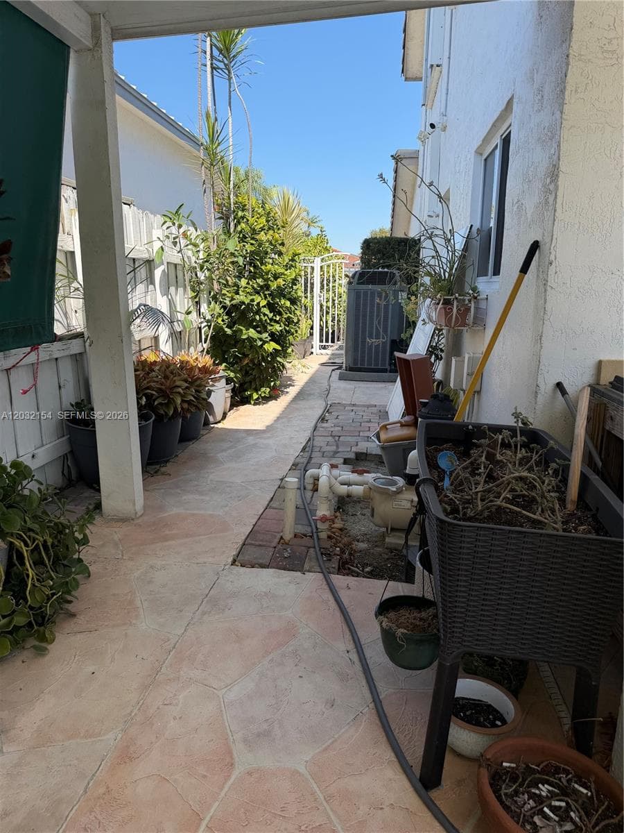8532 SW 211th Ter, Cutler Bay FL 33189 — 18