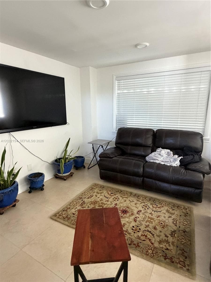 8532 SW 211th Ter, Cutler Bay FL 33189 — 8