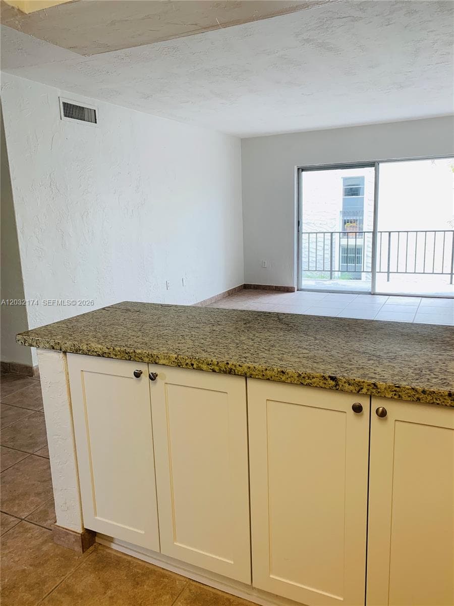 6900 N Kendall Dr # A304, Pinecrest FL 33156 — 7
