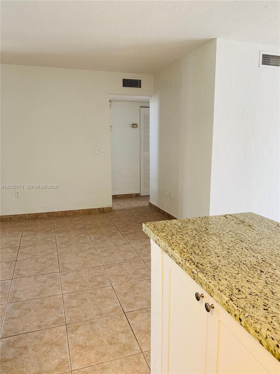 6900 N Kendall Dr # A304, Pinecrest FL 33156 — 8