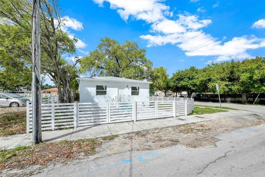 7990 NW 8th Avenue, Miami FL 33150 — 37