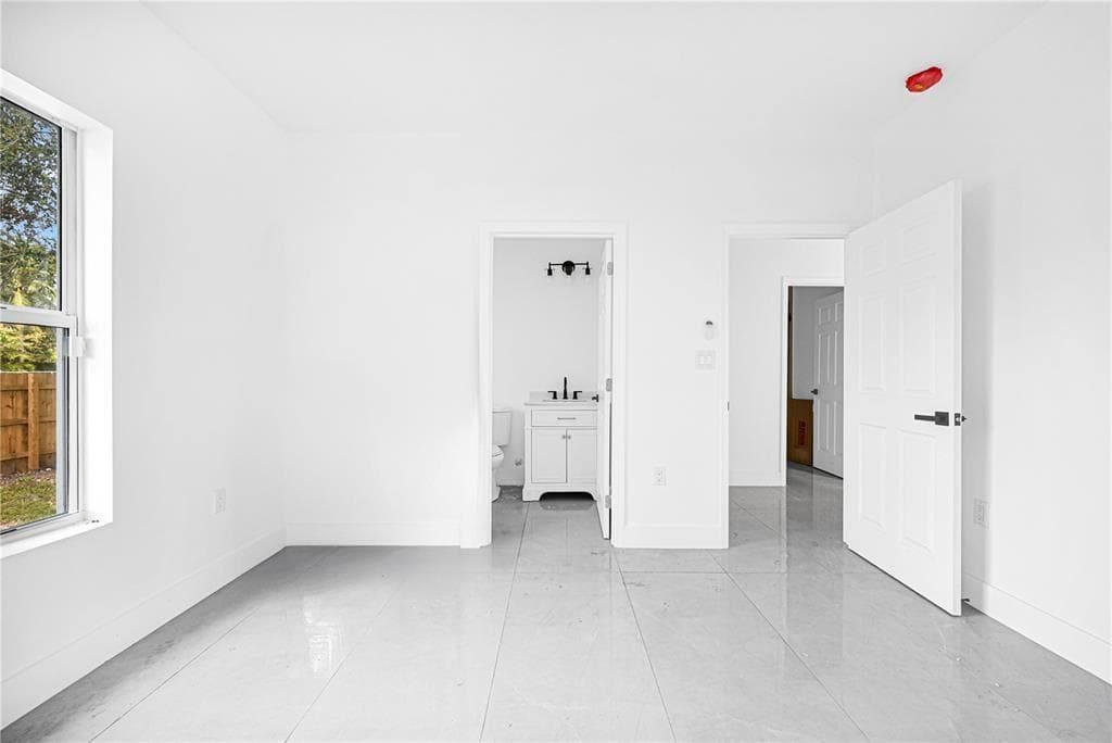 7990 NW 8th Avenue, Miami FL 33150 — 11
