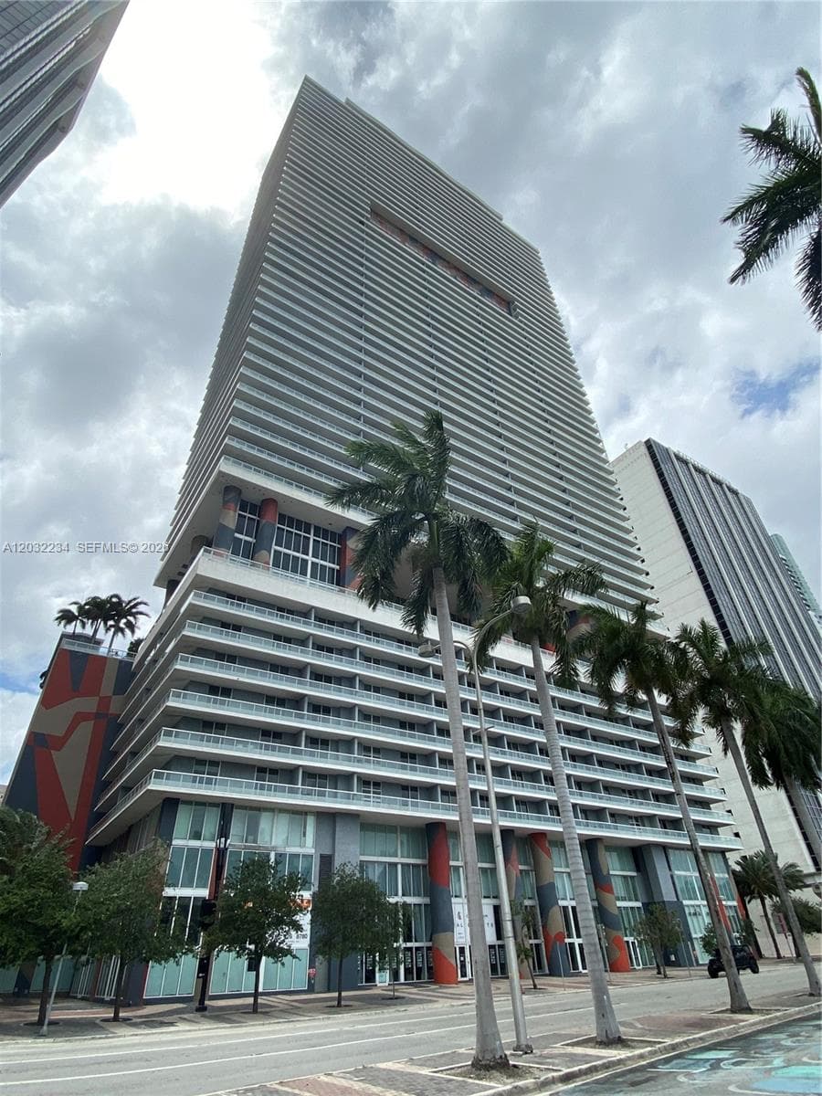 50 Biscayne Blvd # 2902, Miami FL 33132 — 1