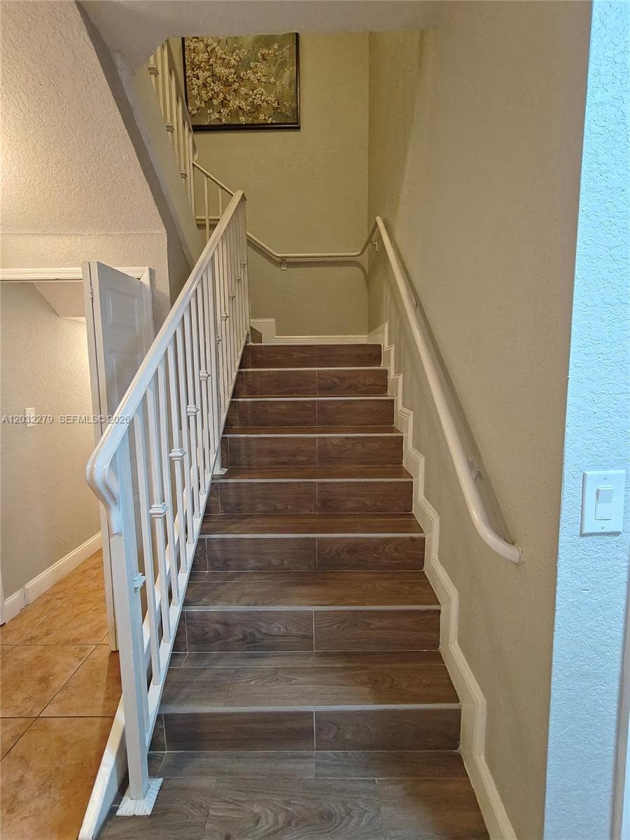 17866 NW 74th Ct, Hialeah FL 33015 — 23