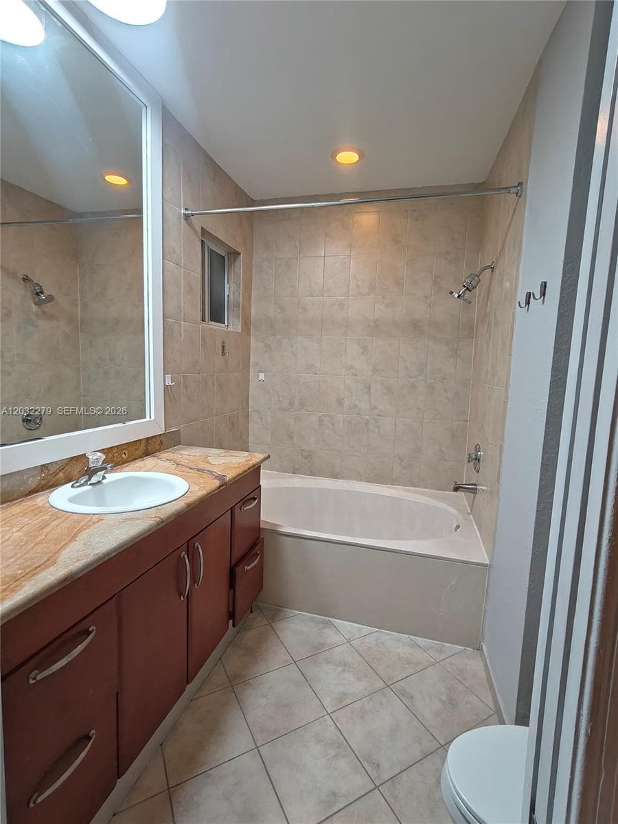 17866 NW 74th Ct, Hialeah FL 33015 — 36