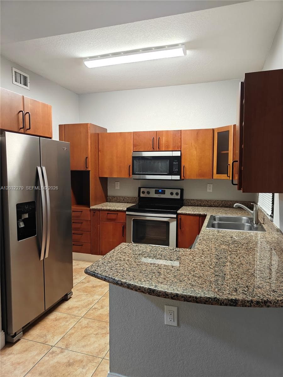 17866 NW 74th Ct, Hialeah FL 33015 — 9