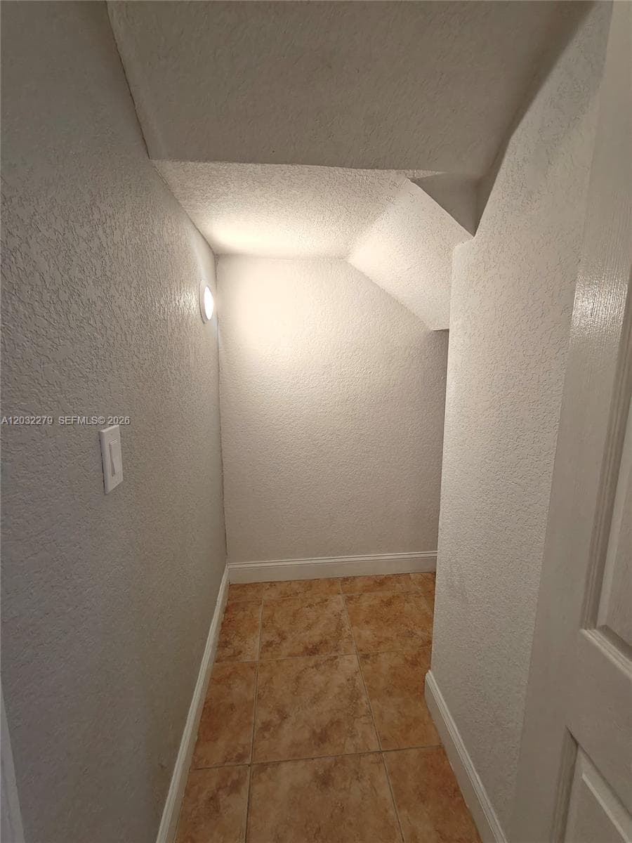 17866 NW 74th Ct, Hialeah FL 33015 — 38